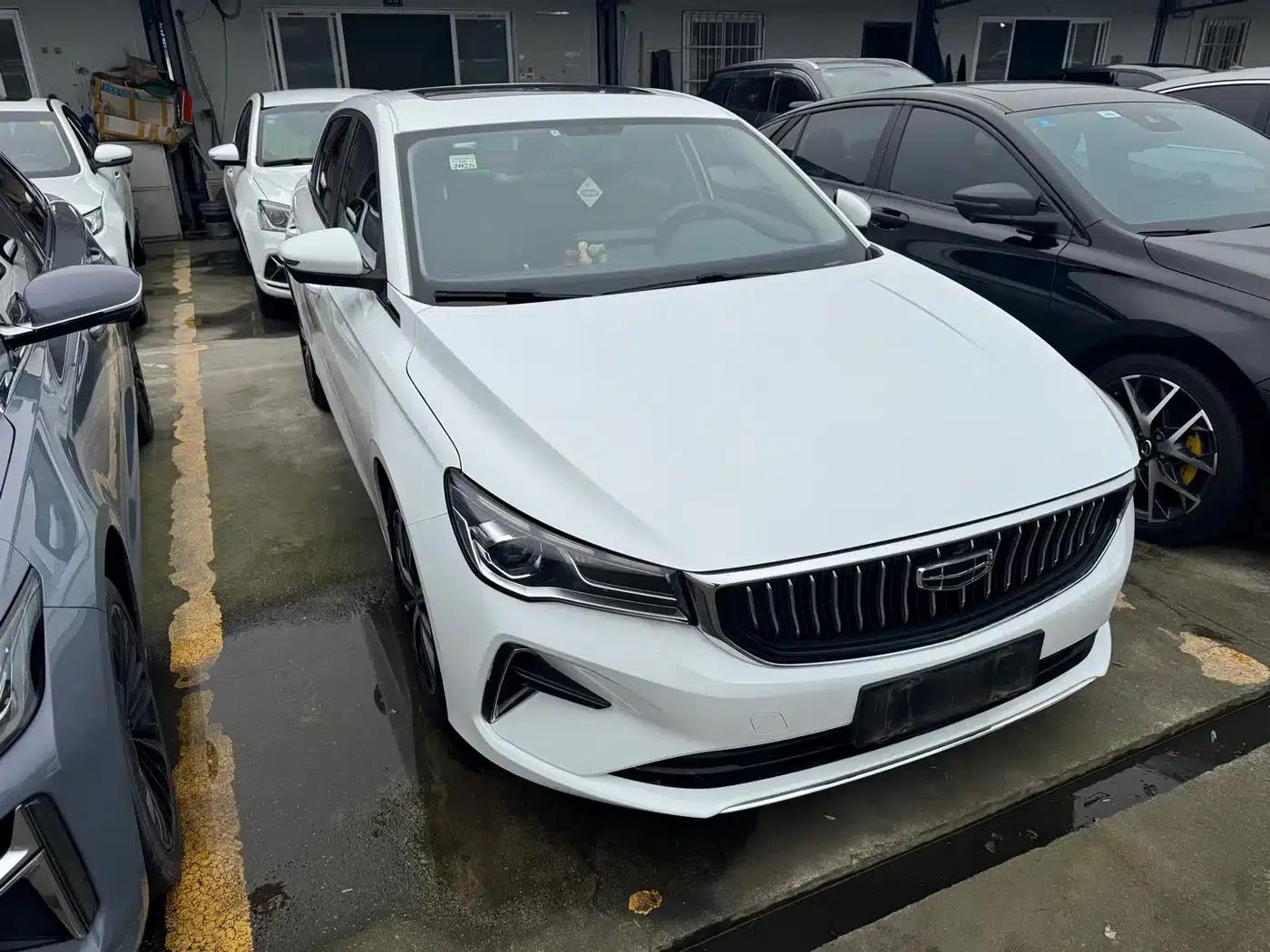 Geely Emgrand 2022 4th Generation 1.5L CVT Luxury Edition — миниатюра 3