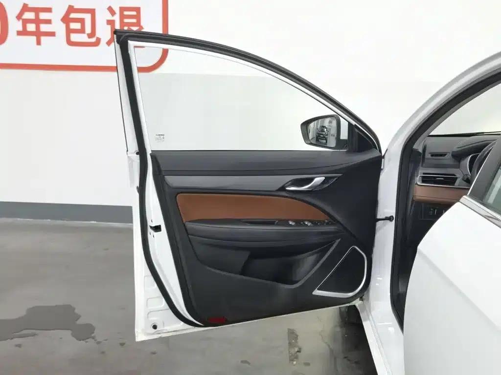 Geely Emgrand 2021 UP 1.5L CVT Upward Edition — миниатюра 8