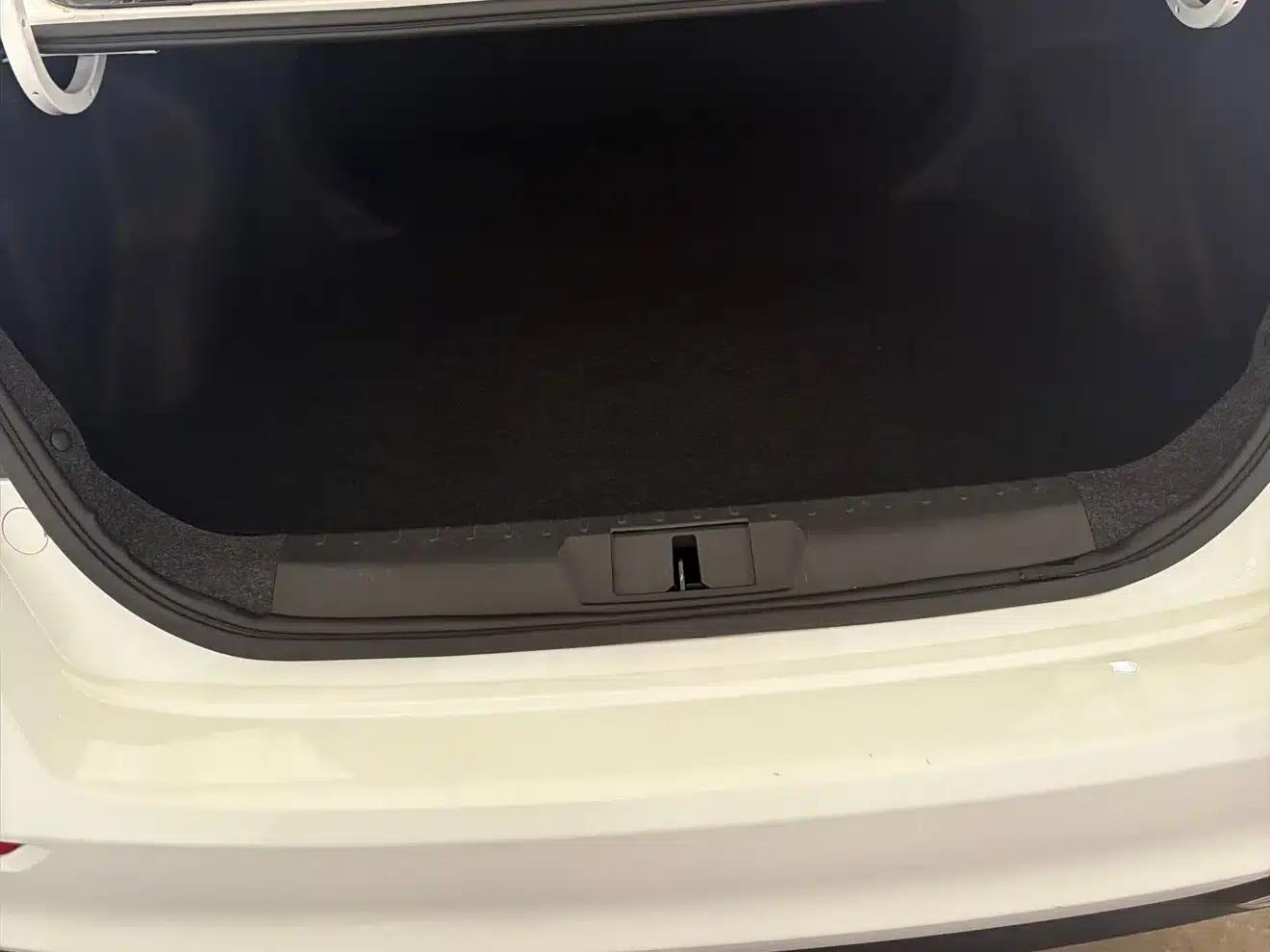 Geely Emgrand 2021 UP 1.5L CVT Luxury Edition — миниатюра 14