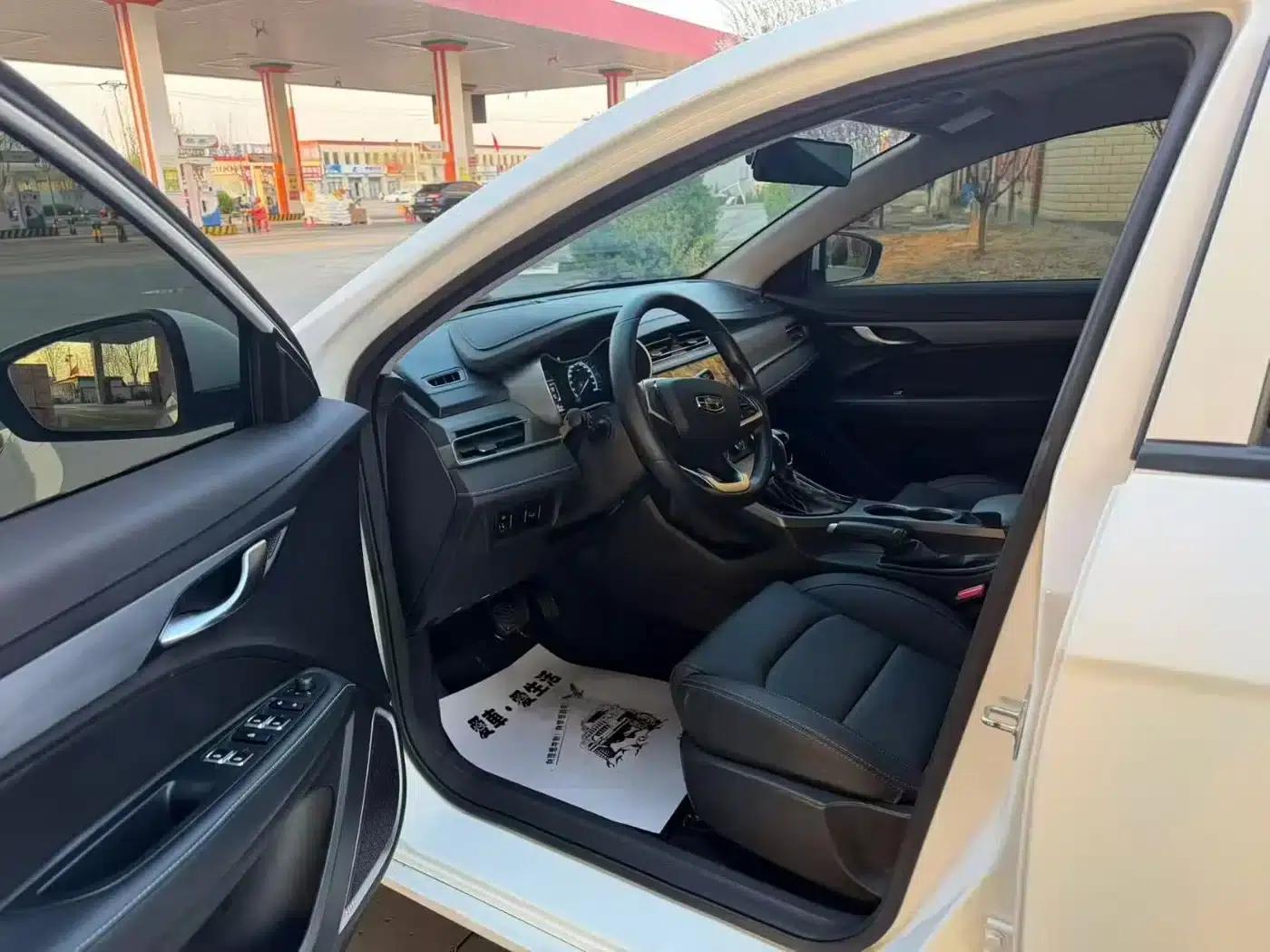 Geely Emgrand 2021 UP 1.5L CVT Luxury Edition — миниатюра 7