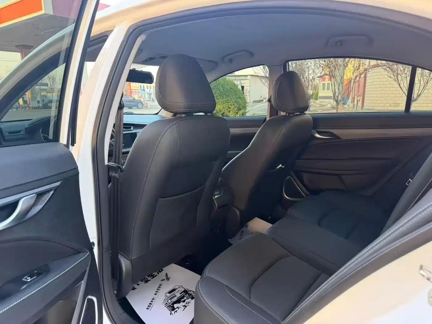 Geely Emgrand 2021 UP 1.5L CVT Luxury Edition — миниатюра 9