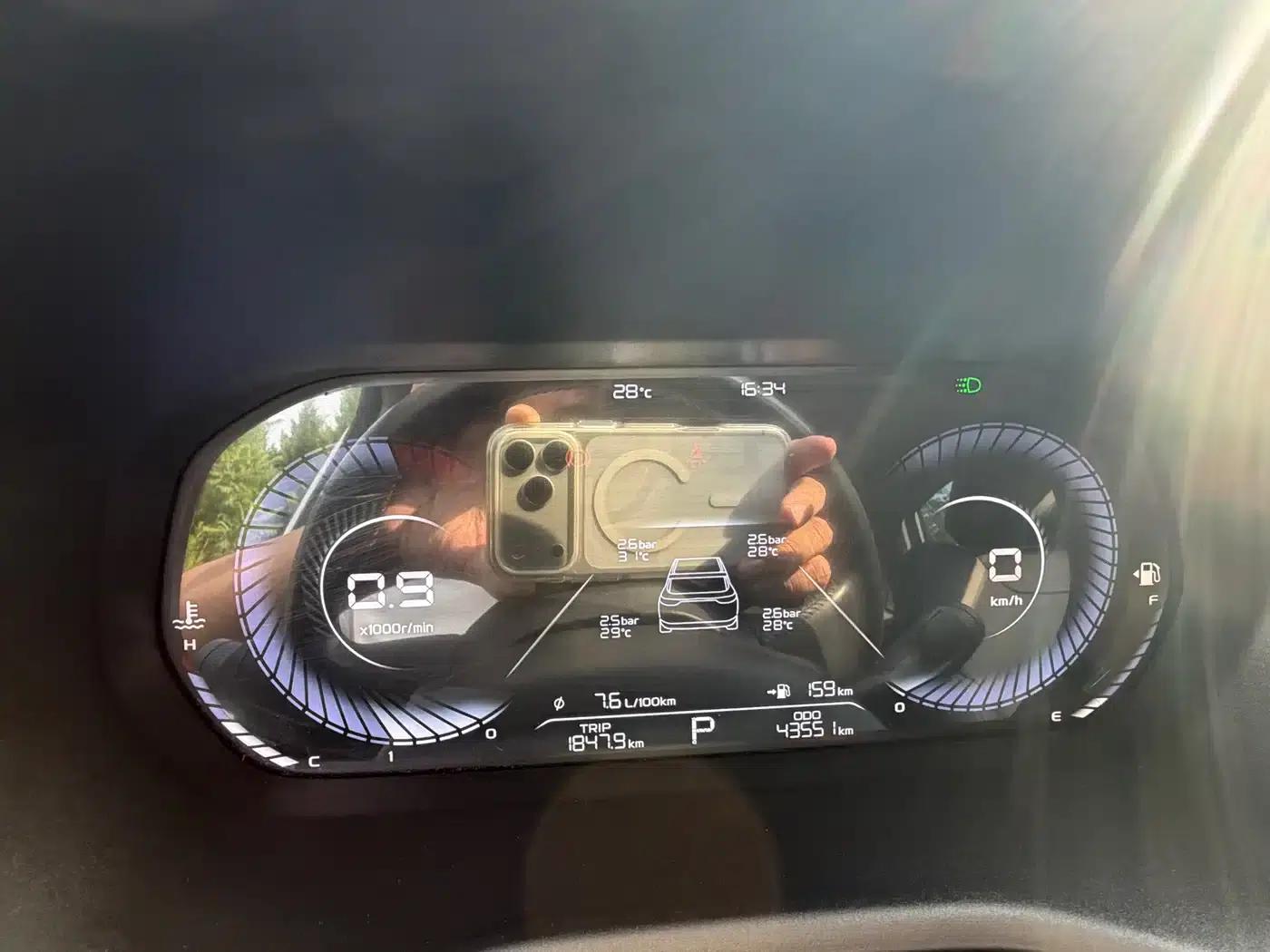 Geely Emgrand 2022 4th Generation 1.5L CVT Premium — миниатюра 11