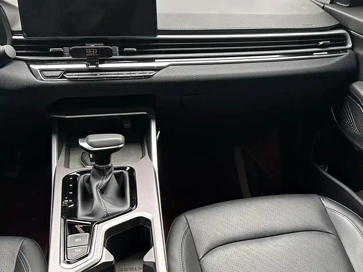 Geely Emgrand 2022 4th Generation 1.5L CVT Elite — миниатюра 8