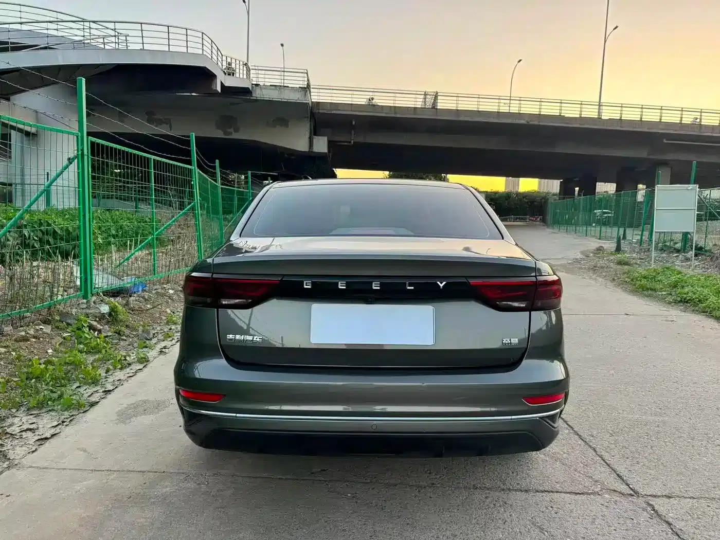 Geely Emgrand 2023 4th Generation Champion Edition 1.5L CVT Luxury — миниатюра 5