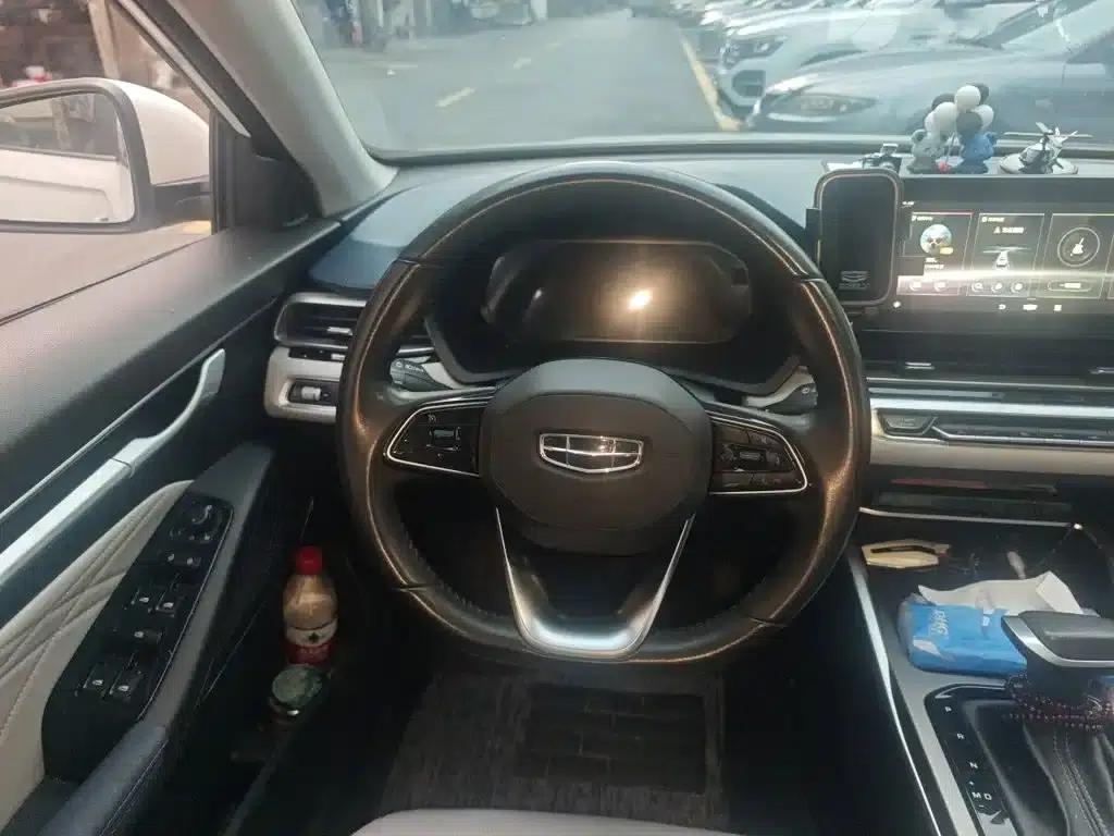 Geely Emgrand 2022 4th Generation 1.5L CVT Premium — миниатюра 3