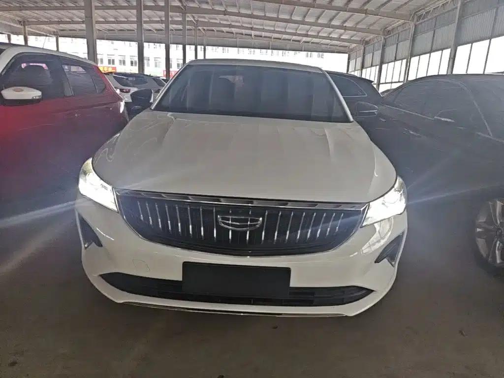 Geely Emgrand 2022 4th Generation 1.5L CVT Flagship Edition — миниатюра 3
