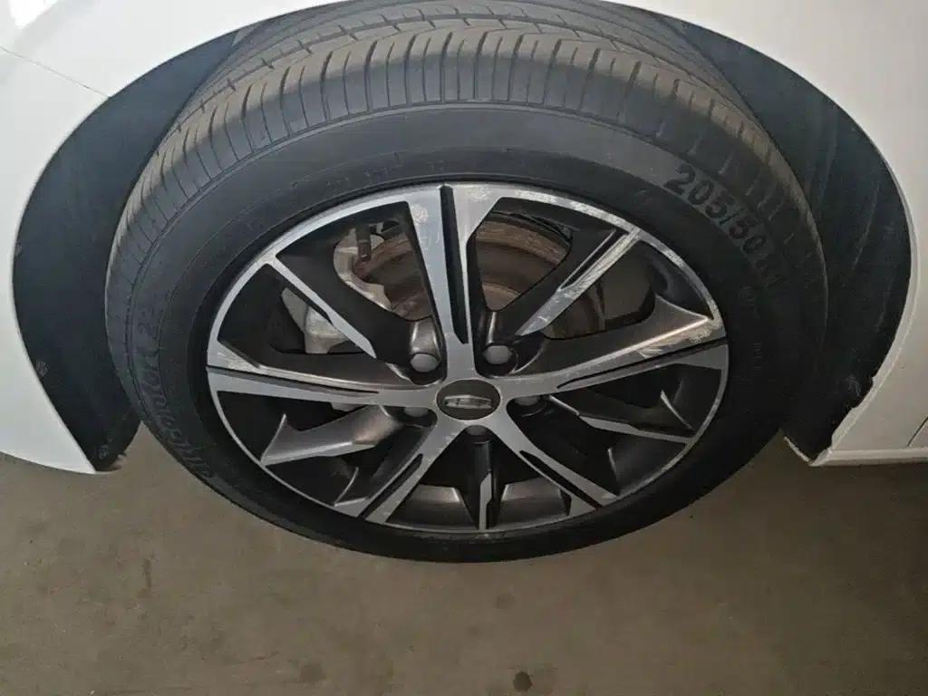 Geely Emgrand 2022 4th Generation 1.5L CVT Flagship Edition — миниатюра 23