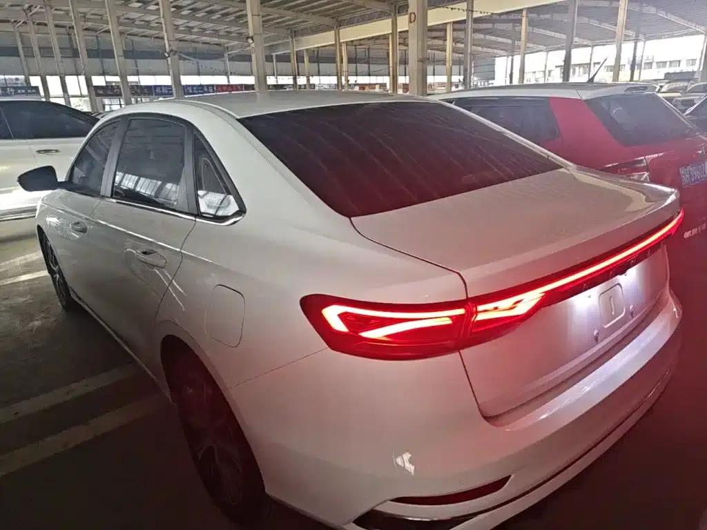 Geely Emgrand 2022 4th Generation 1.5L CVT Flagship Edition — миниатюра 5