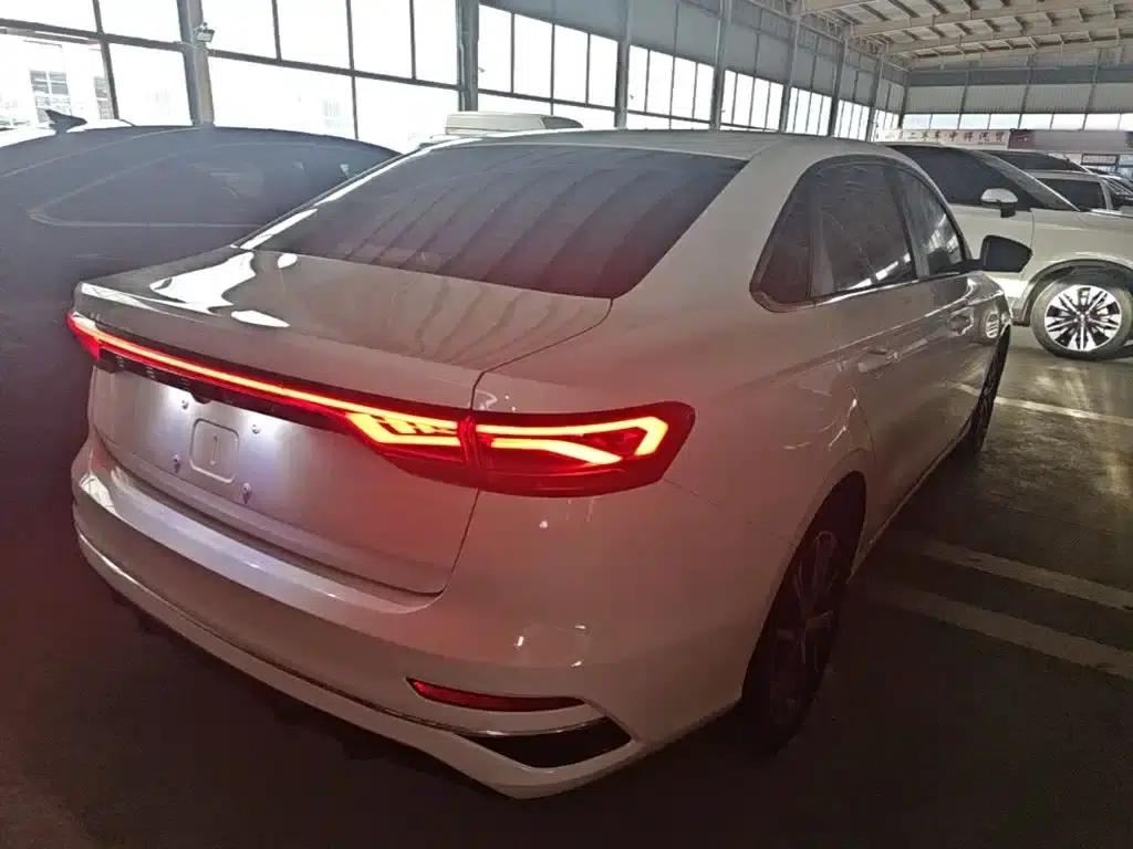 Geely Emgrand 2022 4th Generation 1.5L CVT Flagship Edition — миниатюра 7