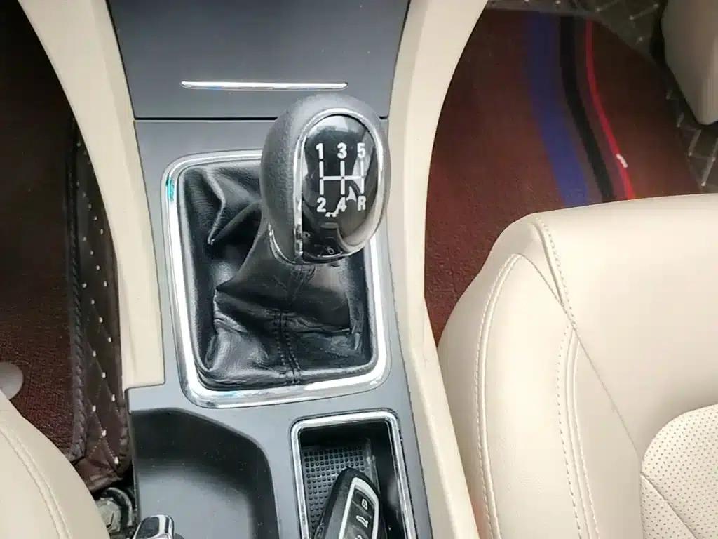 Geely Emgrand 2017 Sedan Million Edition 1.5L Manual Deluxe — миниатюра 14