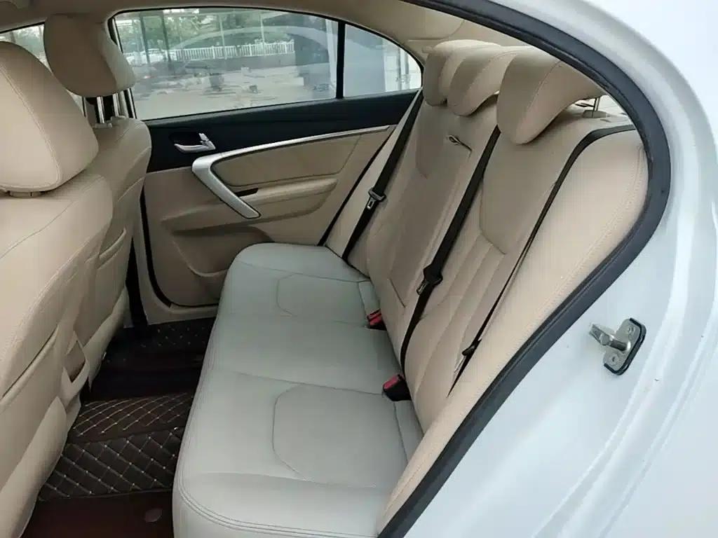 Geely Emgrand 2017 Sedan Million Edition 1.5L Manual Deluxe — миниатюра 17
