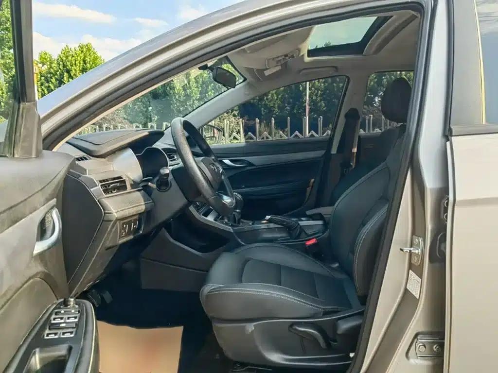 Geely Emgrand 2020 1.5L Manual Deluxe Edition — миниатюра 14