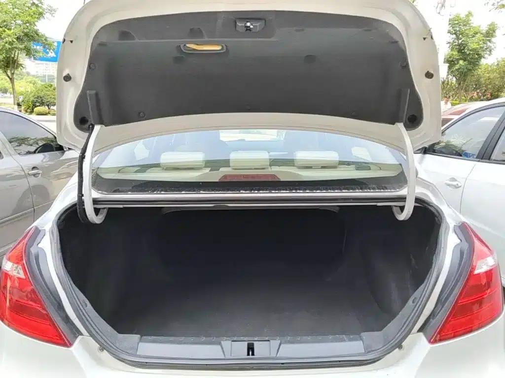 Geely Emgrand 2017 Sedan Million Edition 1.5L Manual Deluxe — миниатюра 19