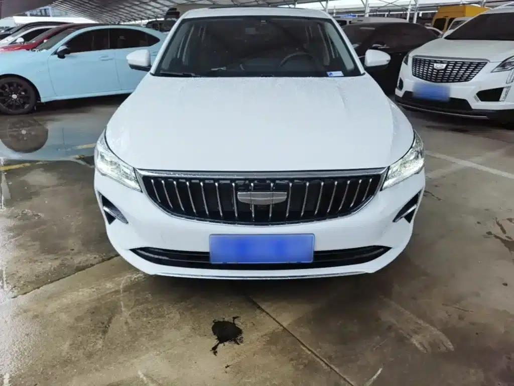 Geely Emgrand 2025 4th Generation 1.5L CVT Premium — миниатюра 3