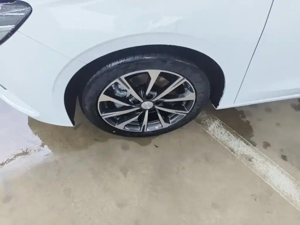 Geely Emgrand 2025 4th Generation 1.5L CVT Premium — миниатюра 23