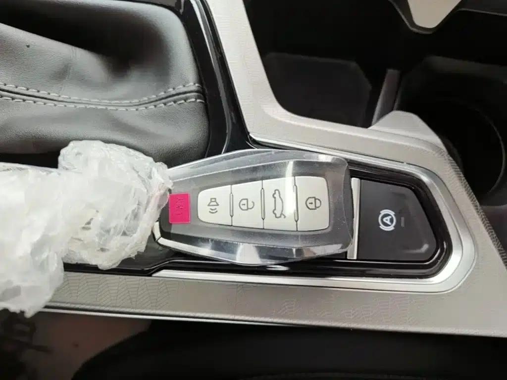 Geely Emgrand 2025 4th Generation 1.5L CVT Premium — миниатюра 9