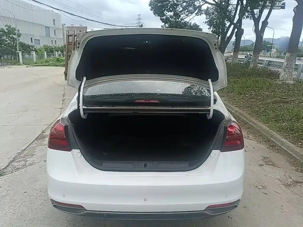 Geely Emgrand 2018 1.5L CVT Upward Connected Edition — миниатюра 19