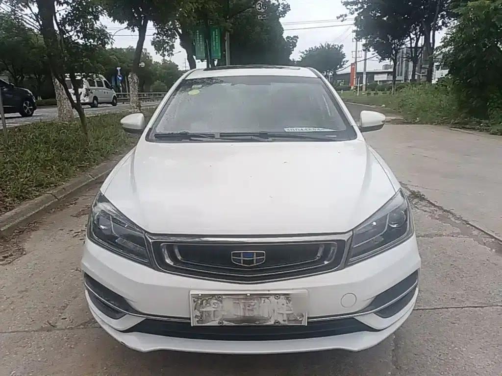 Geely Emgrand 2018 1.5L CVT Upward Connected Edition — миниатюра 3