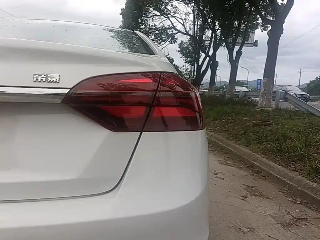 Geely Emgrand 2018 1.5L CVT Upward Connected Edition — миниатюра 8