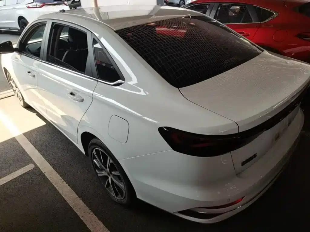 Geely Emgrand 2022 4th Generation 1.5L CVT Premium — миниатюра 5