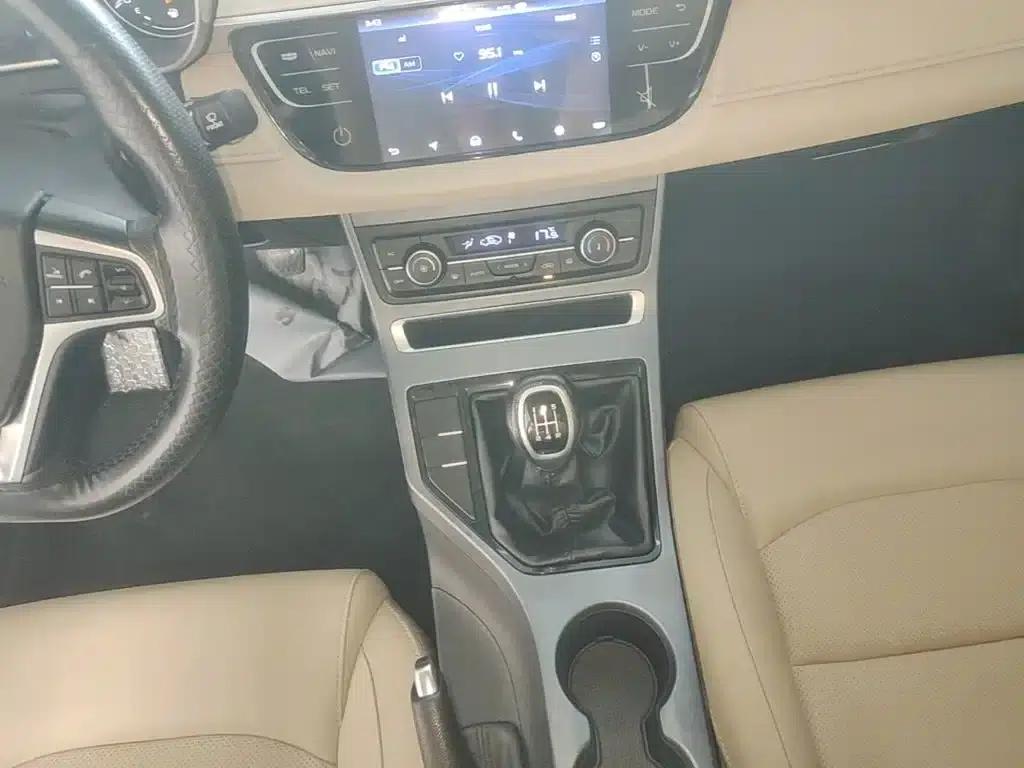 Geely Emgrand 2018 1.5L Manual Deluxe Edition — миниатюра 14