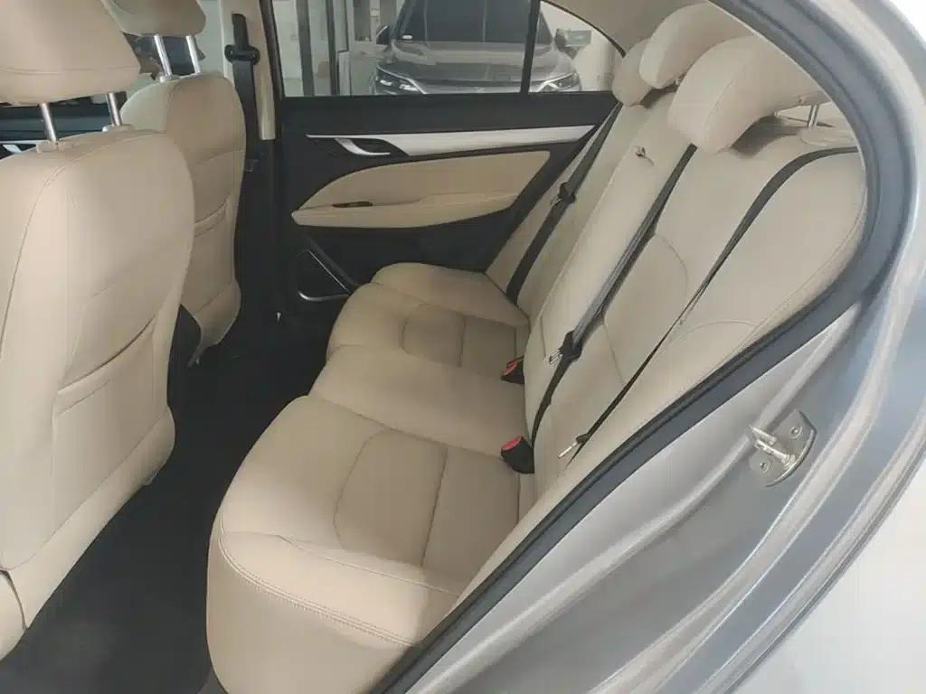 Geely Emgrand 2018 1.5L Manual Deluxe Edition — миниатюра 17