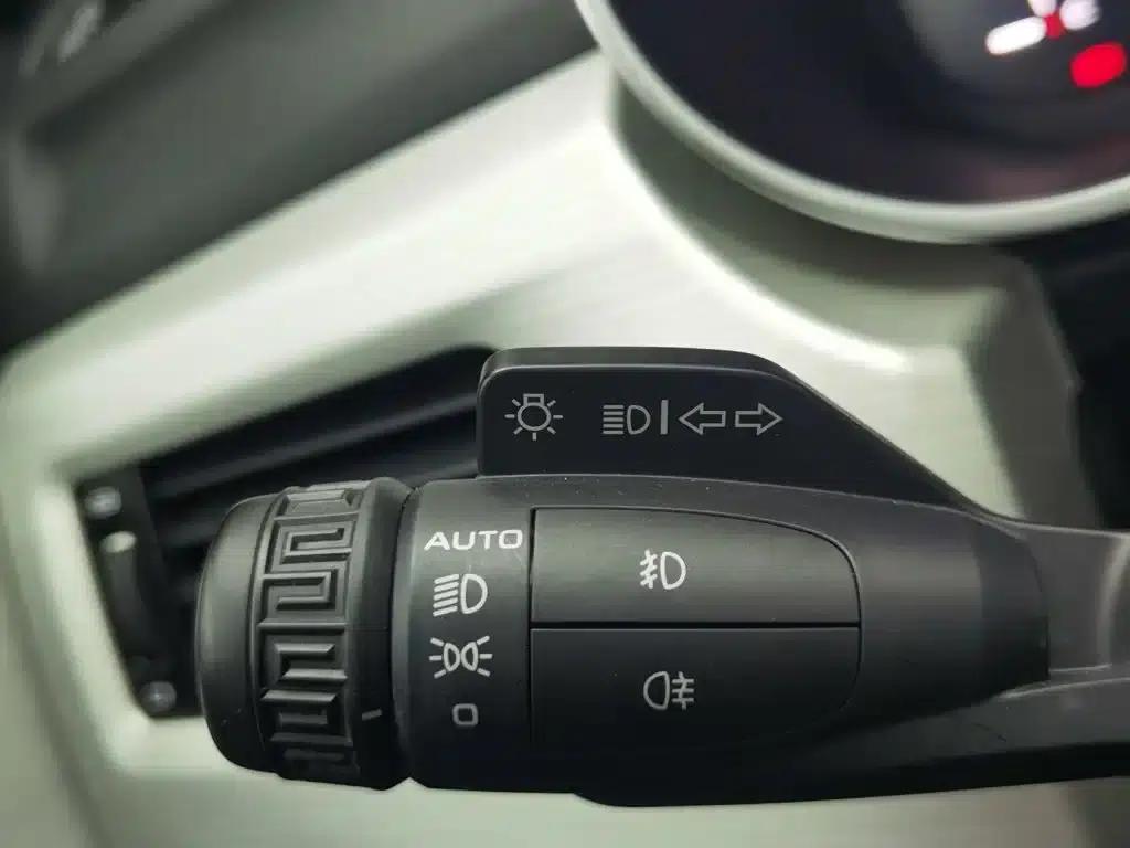 Geely Boyue 2018 1.8TD Automatic 2WD Smart Supreme Edition 4G Connected Version — миниатюра 21