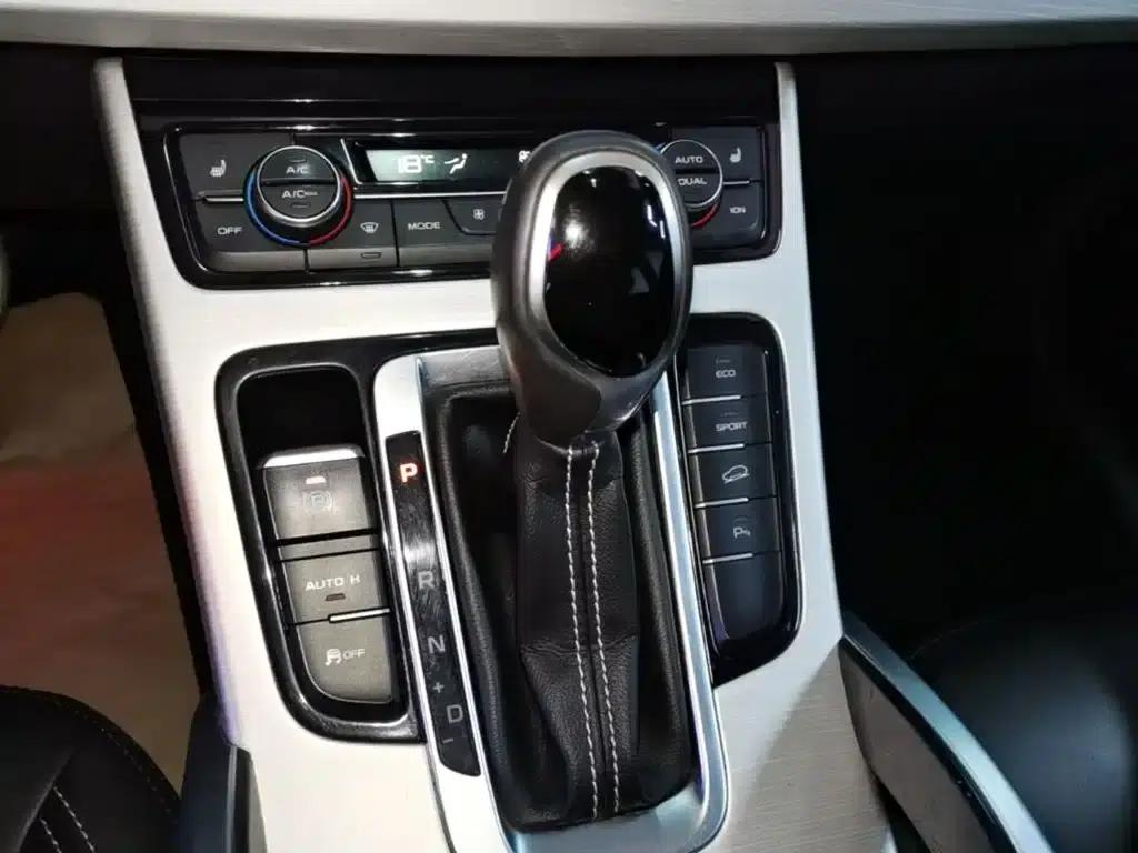Geely Boyue 2018 1.8TD Automatic 2WD Intelligent Connected 4G Edition — миниатюра 14