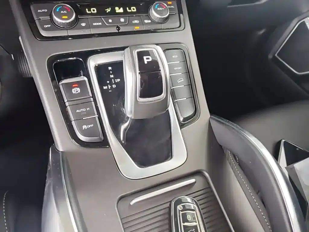Geely Boyue 2021 Million Edition 1.8TD DCT 2WD Luxury — миниатюра 14