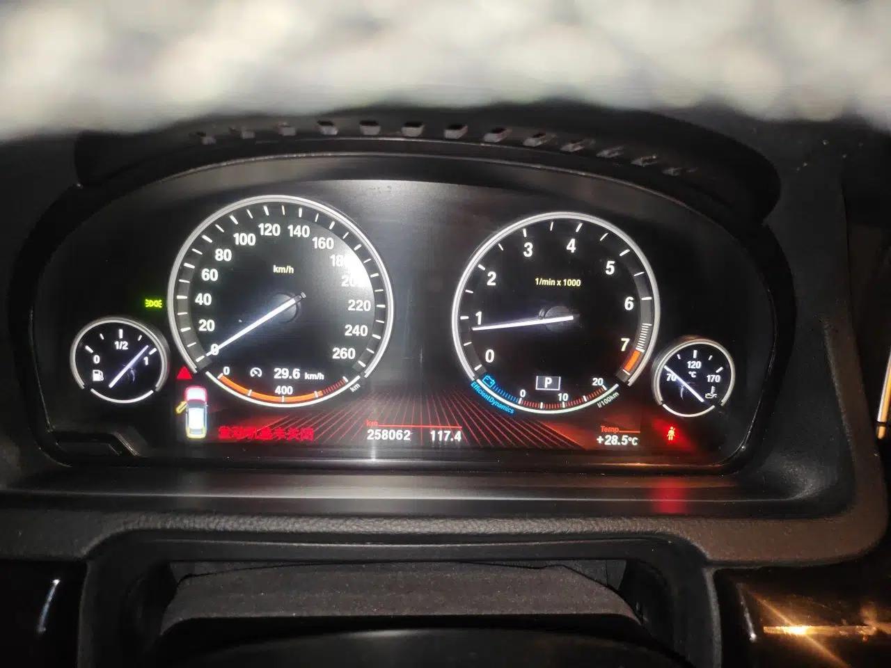 BMW 5 Series GT 2010 535i Leading Model — миниатюра 11