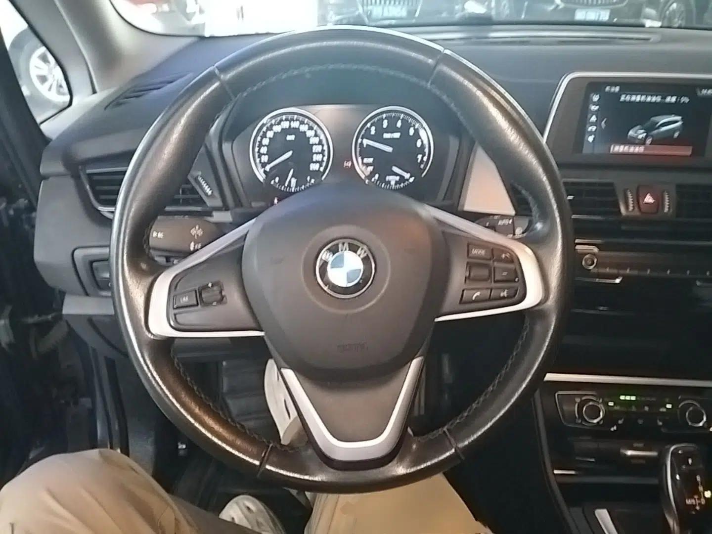 BMW 2 Series Gran Tourer 2019 220i Leading Model — миниатюра 13