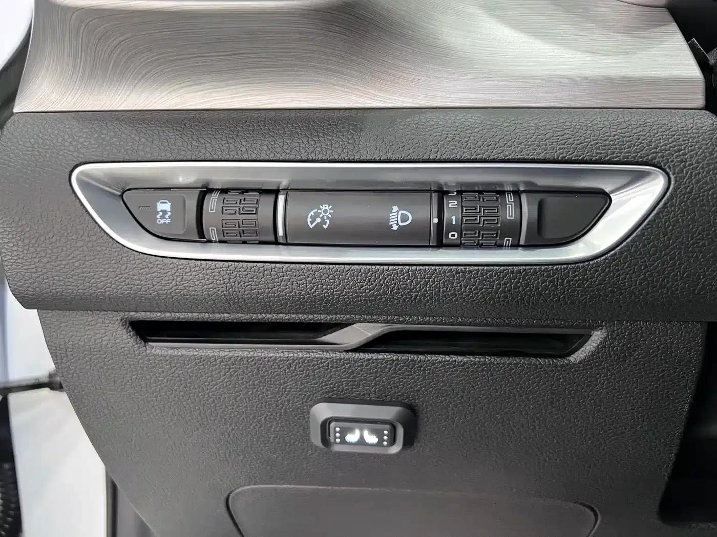 Geely Binyue 2021 1.4T DCT Platinum Edition — миниатюра 10