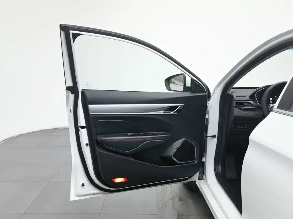 Geely Binrui 2018 14T CVT Binzhi Edition — миниатюра 8