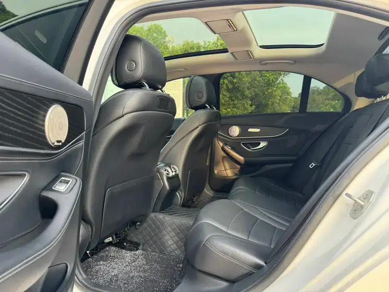 2016 Mercedes-Benz C-Class C 200 L Sport — миниатюра 21