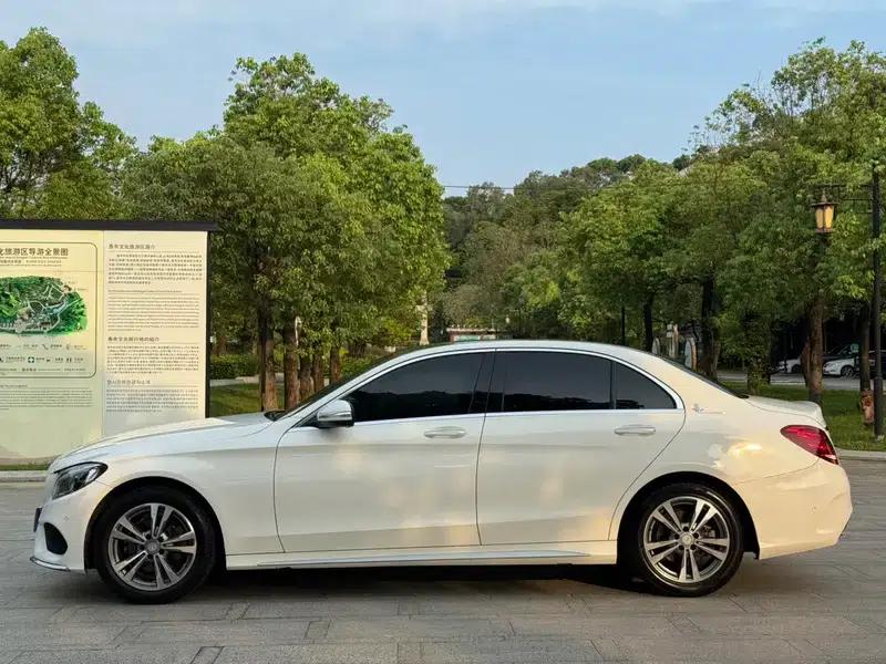 2016 Mercedes-Benz C-Class C 200 L Sport — миниатюра 4