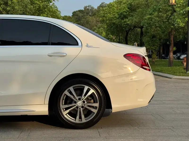 2016 Mercedes-Benz C-Class C 200 L Sport — миниатюра 10