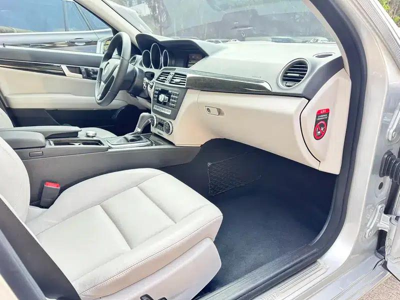 Mercedes-Benz C-Class 2011 C 260 CGI Fashion Model — миниатюра 14