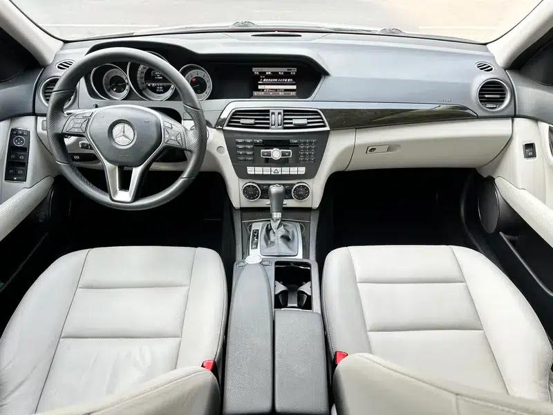 Mercedes-Benz C-Class 2011 C 260 CGI Fashion Model — миниатюра 17