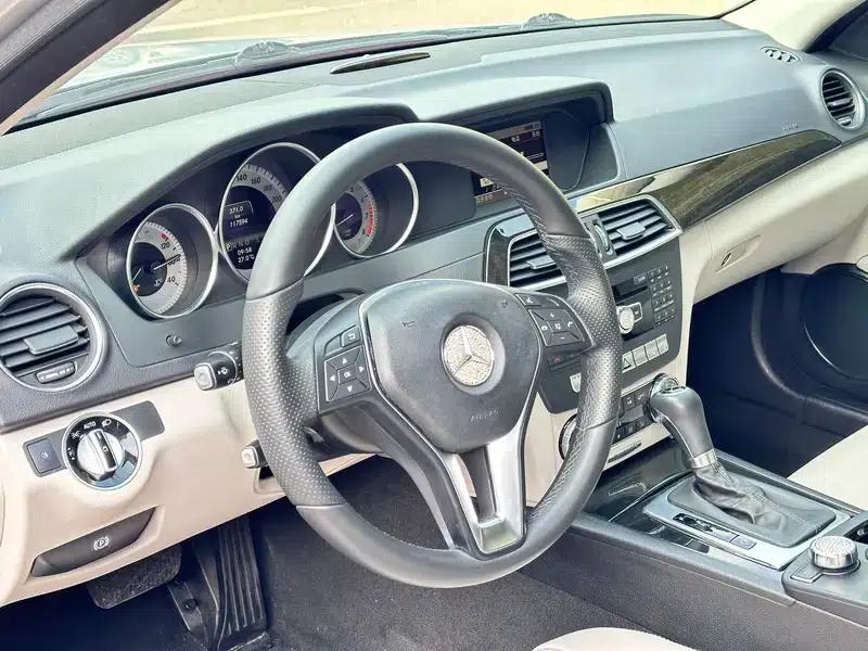 Mercedes-Benz C-Class 2011 C 260 CGI Fashion Model — миниатюра 18