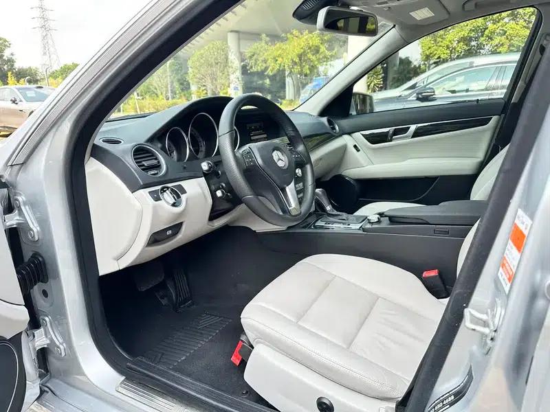 Mercedes-Benz C-Class 2011 C 260 CGI Fashion Model — миниатюра 19