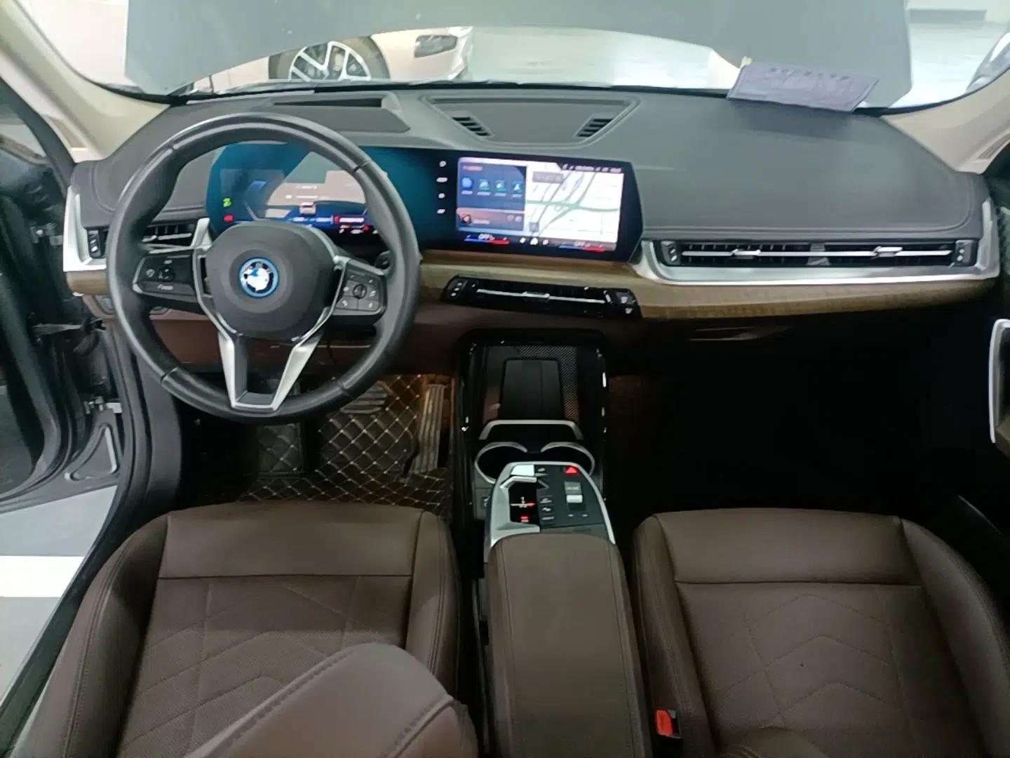 BMW iX1 2023 xDrive30L X Design Package — миниатюра 12
