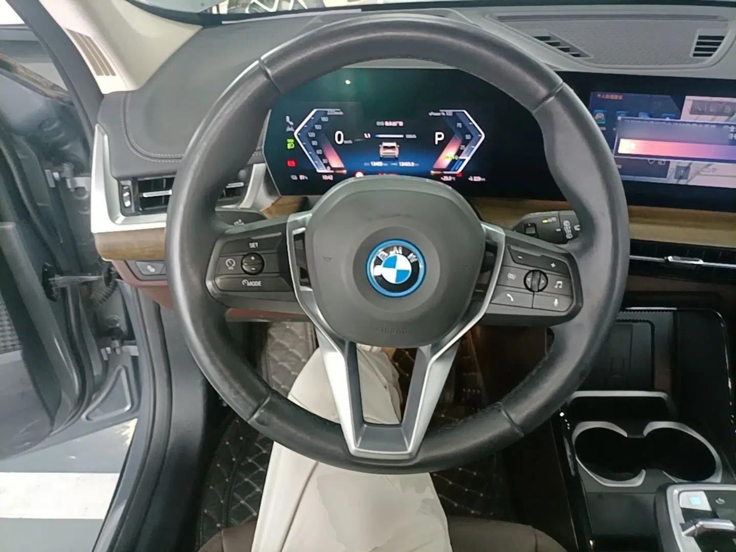 BMW iX1 2023 xDrive30L X Design Package — миниатюра 13