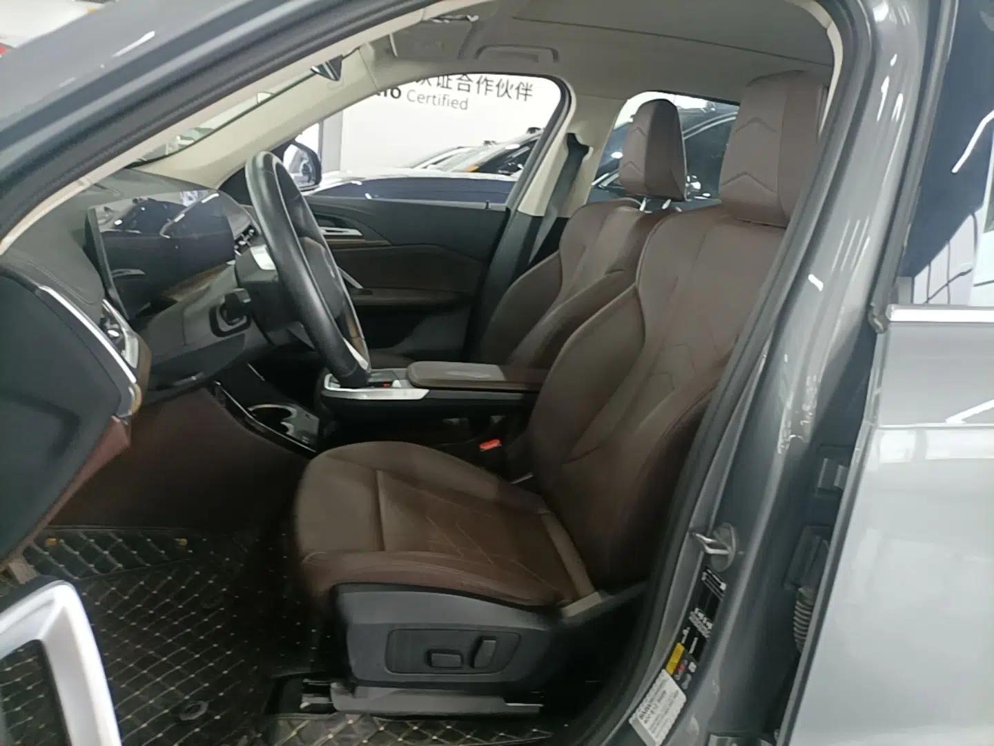 BMW iX1 2023 xDrive30L X Design Package — миниатюра 17