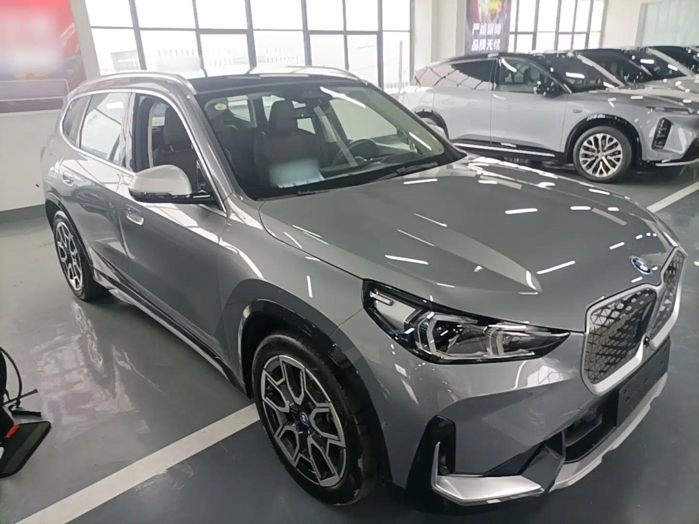 BMW iX1 2023 xDrive30L X Design Package — миниатюра 3
