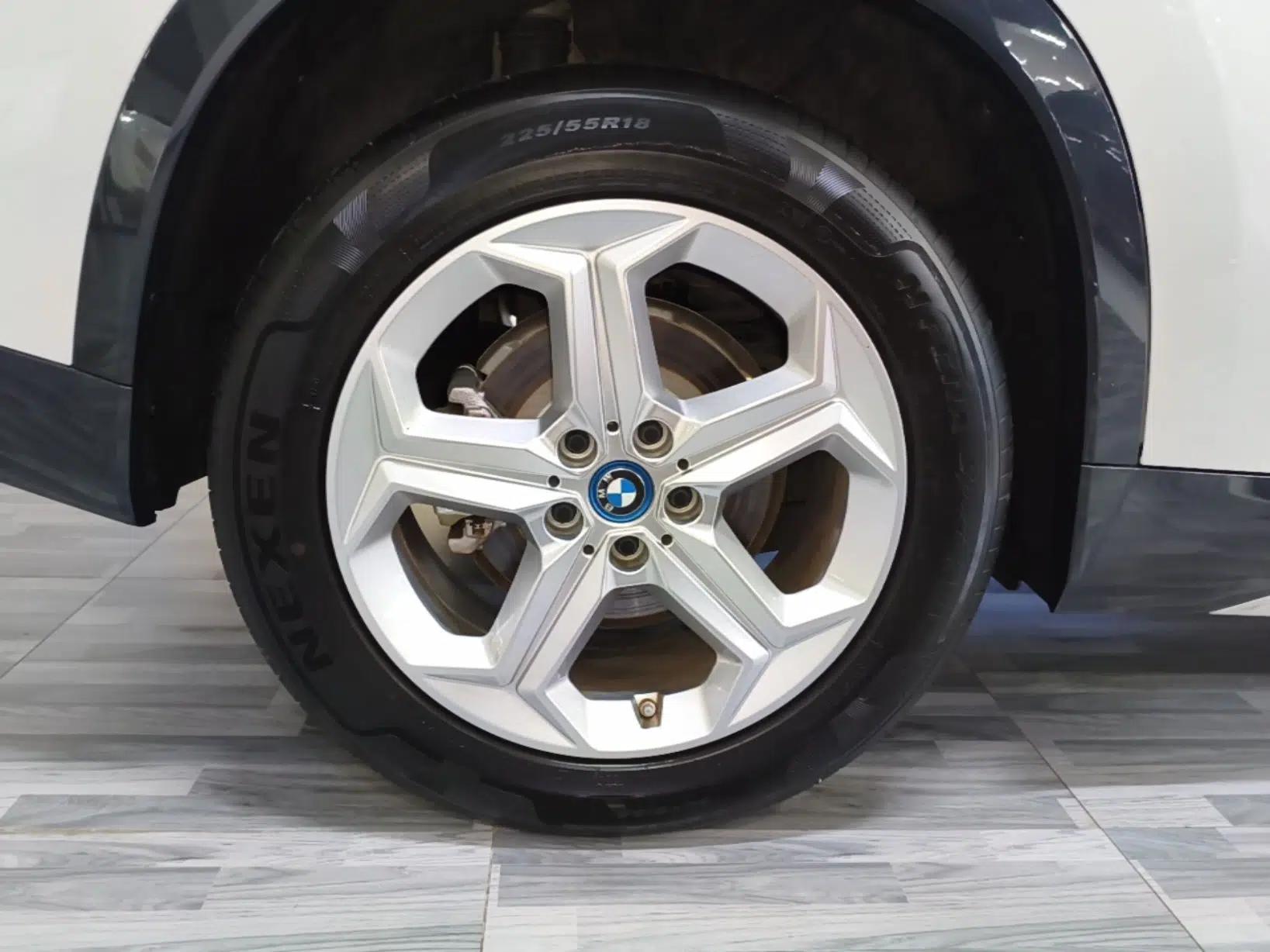 BMW iX1 2023 eDrive25L X Design Package — миниатюра 11