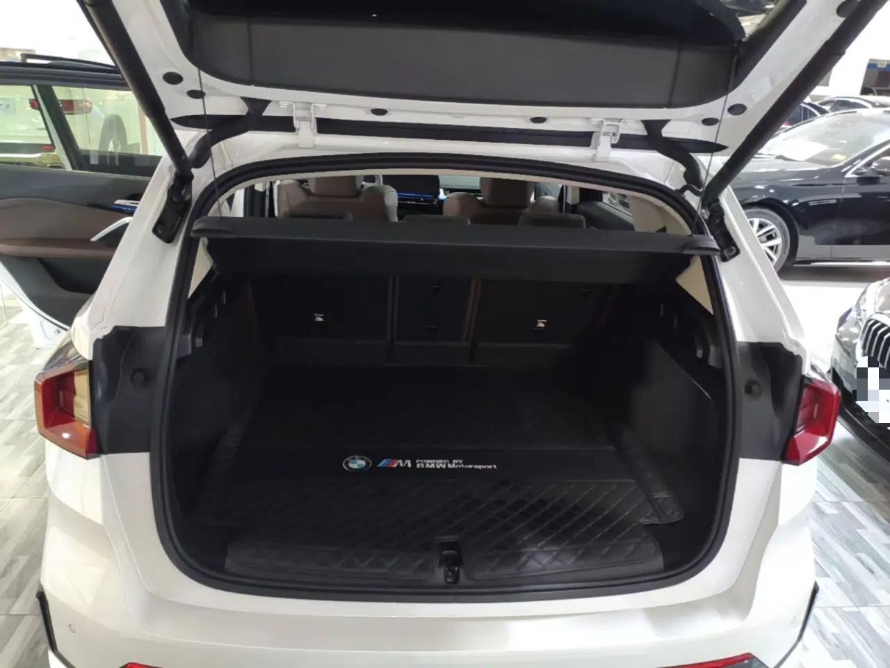 BMW iX1 2023 eDrive25L X Design Package — миниатюра 27