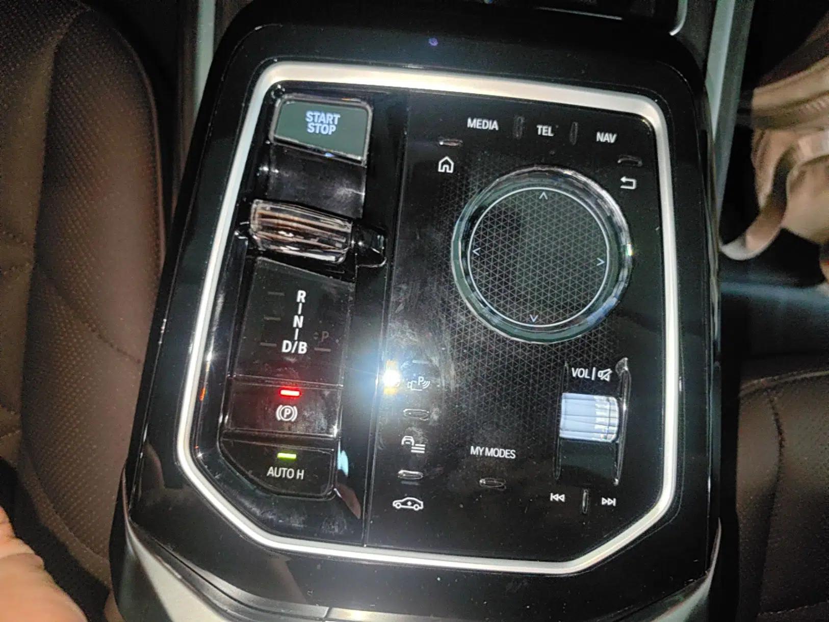BMW i7 2023 eDrive50L Leading M Sport Package — миниатюра 16