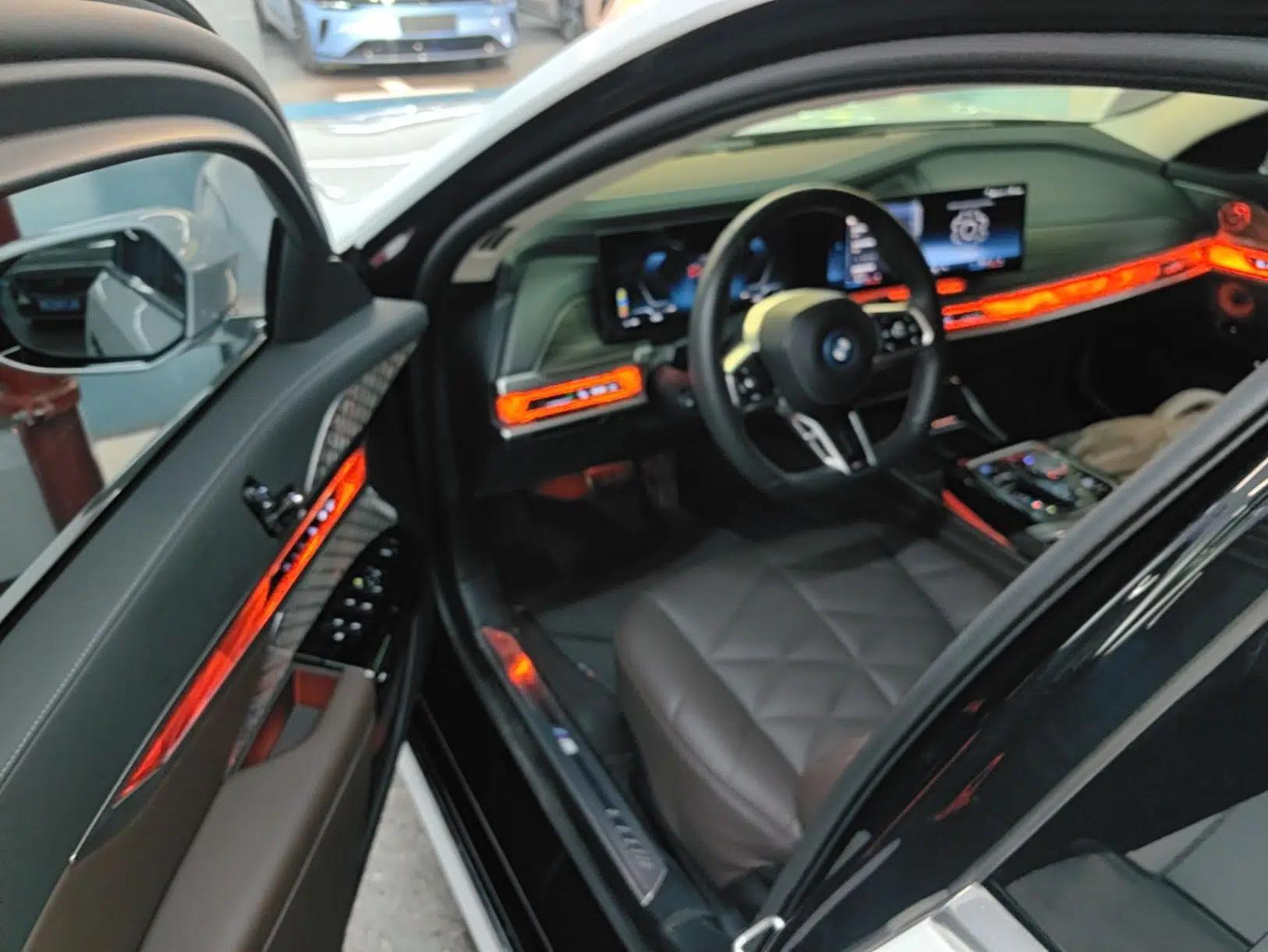 BMW i7 2023 eDrive50L Leading M Sport Package — миниатюра 18
