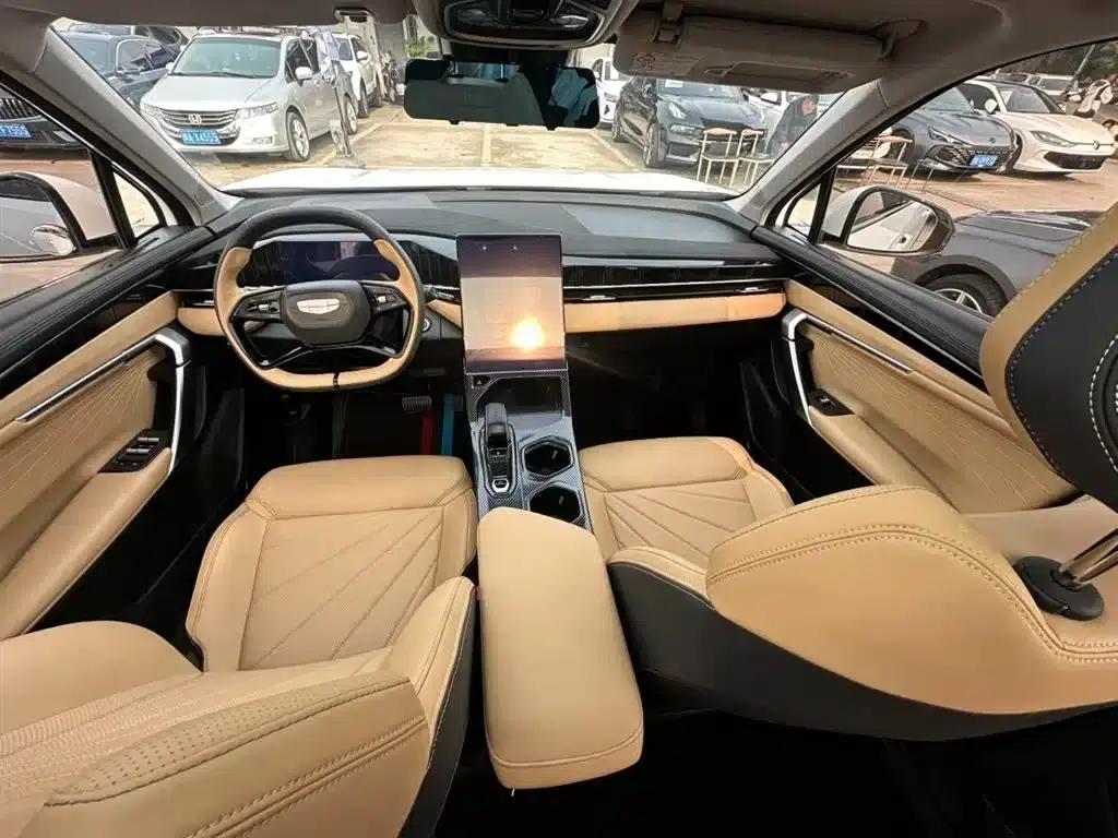 Geely Boyue L 2023 1.5TD DCT Premium Edition — миниатюра 11