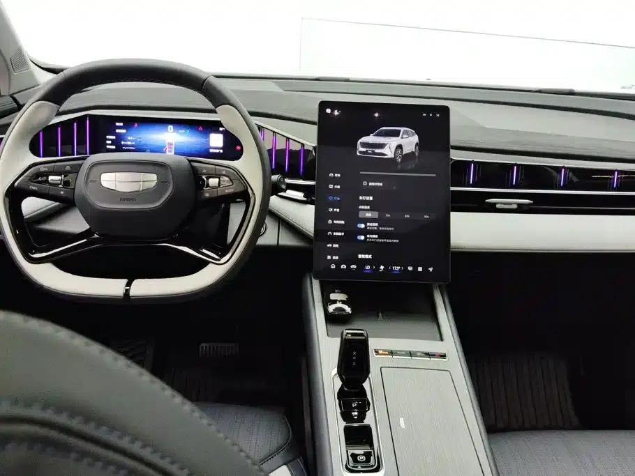 Geely Boyue L 2024 1.5TD DCT Premium Edition — миниатюра 12